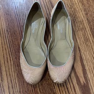 Valentino Garavani Baroque peach fabric flats